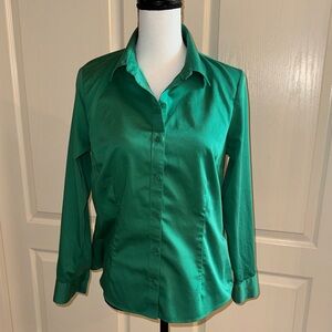 Emerald Green Button-Down Shirt☘️ 🎄 - Size 8